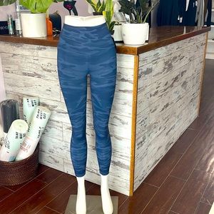 Define Your Inspiration active leggings